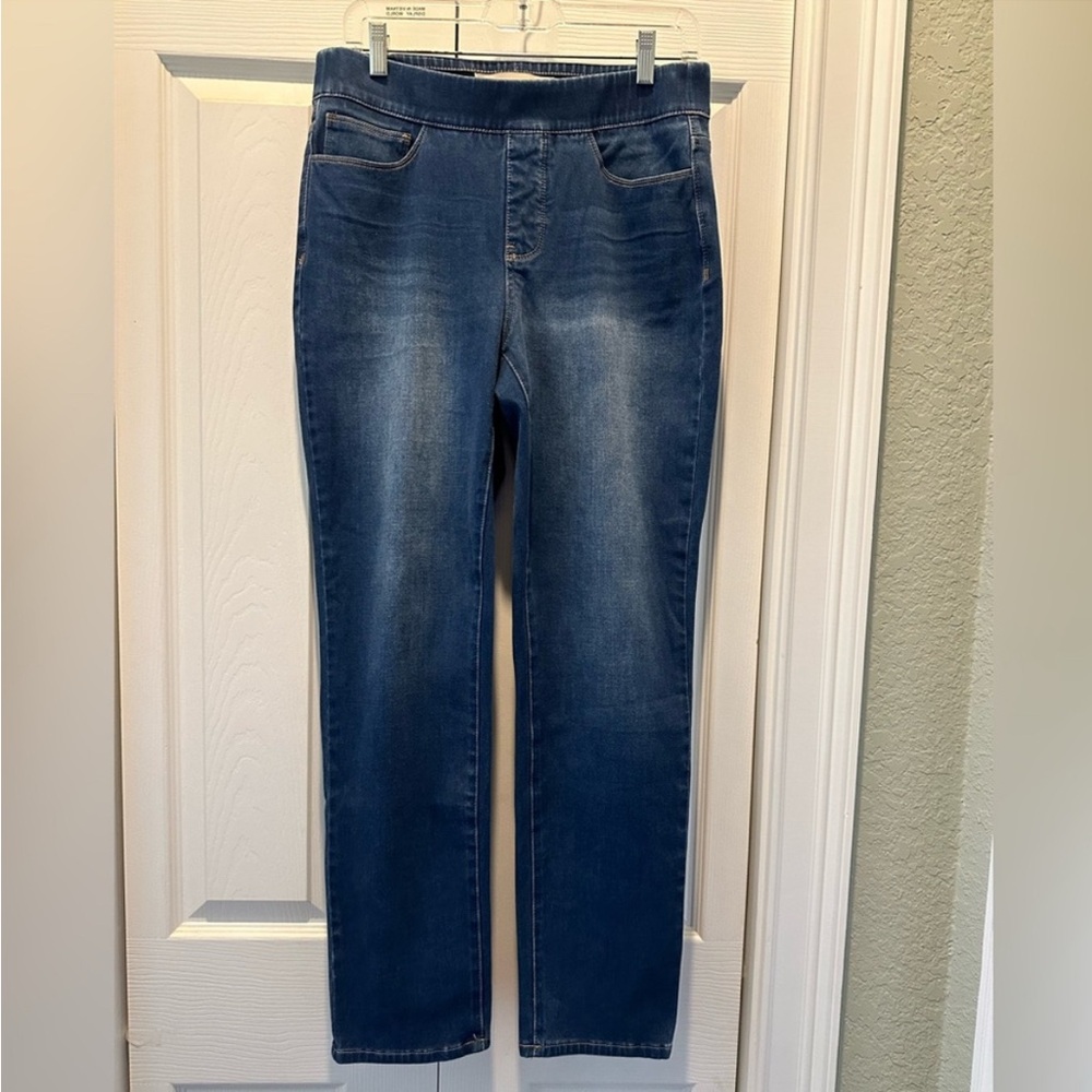 Soft Surrounding Pull On Jeans. Medium.